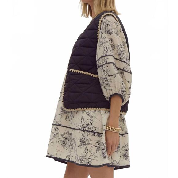 NEW ENTRO scalloped trim vest in black tan - Picture 3 of 8